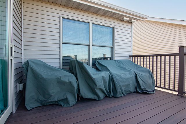 1716 Stone Gate Circle, Davenport, IA 52807