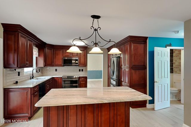 18 Peach Tree Street, Jackson, NJ 08527