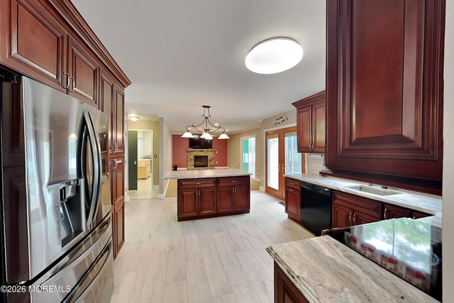 18 Peach Tree Street, Jackson, NJ 08527