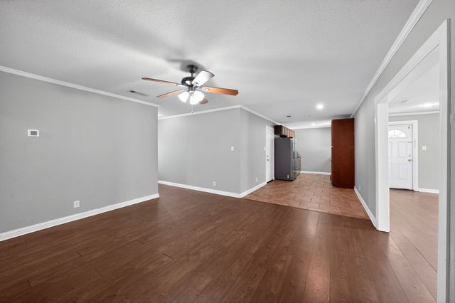 712 Sue Ann Lane, Burleson, TX 76028