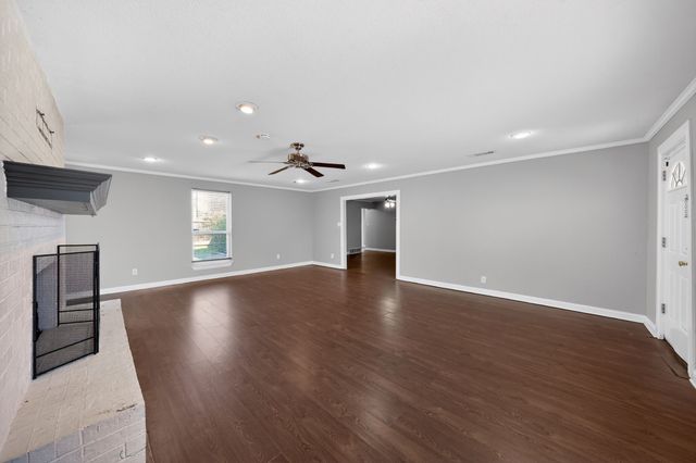 712 Sue Ann Lane, Burleson, TX 76028