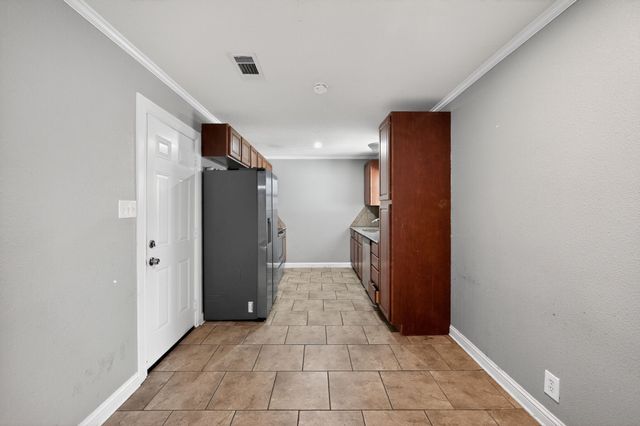 712 Sue Ann Lane, Burleson, TX 76028