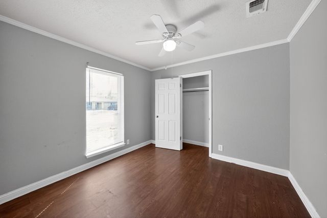 712 Sue Ann Lane, Burleson, TX 76028