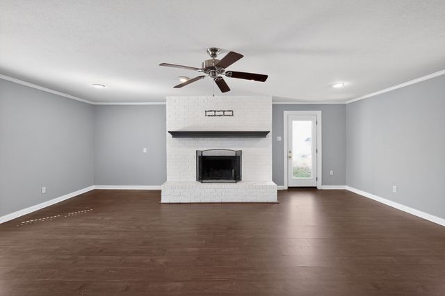 712 Sue Ann Lane, Burleson, TX 76028