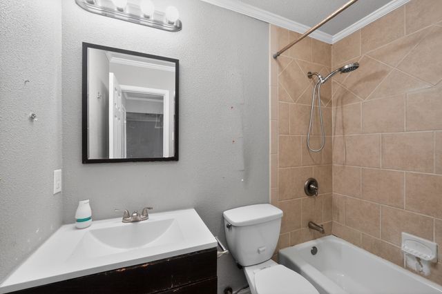 712 Sue Ann Lane, Burleson, TX 76028