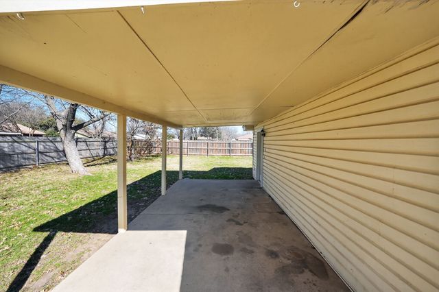 712 Sue Ann Lane, Burleson, TX 76028