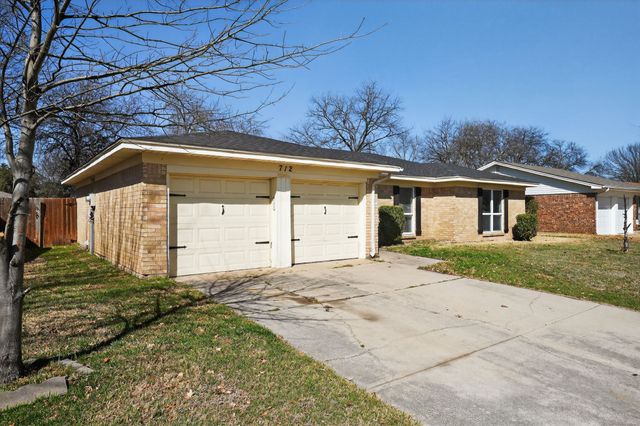 712 Sue Ann Lane, Burleson, TX 76028