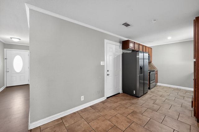 712 Sue Ann Lane, Burleson, TX 76028