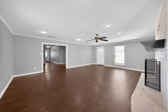 712 Sue Ann Lane, Burleson, TX 76028