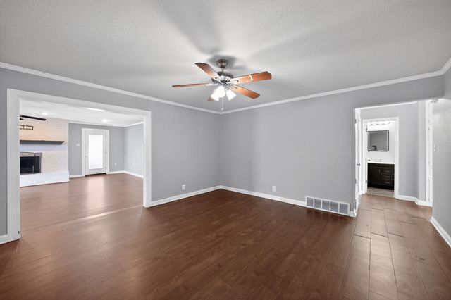 712 Sue Ann Lane, Burleson, TX 76028