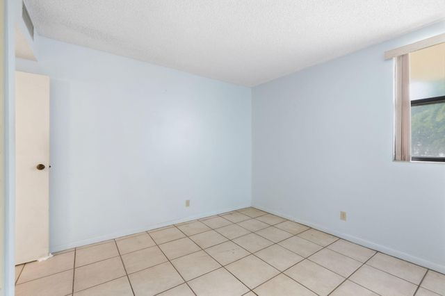 8425 Forest Hills Drive 205, Coral Springs, FL 33065