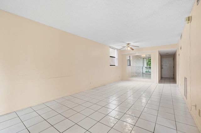 8425 Forest Hills Drive 205, Coral Springs, FL 33065