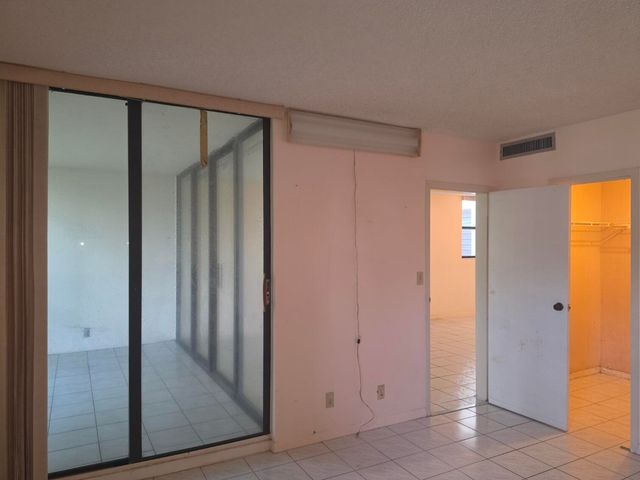 8425 Forest Hills Drive 205, Coral Springs, FL 33065