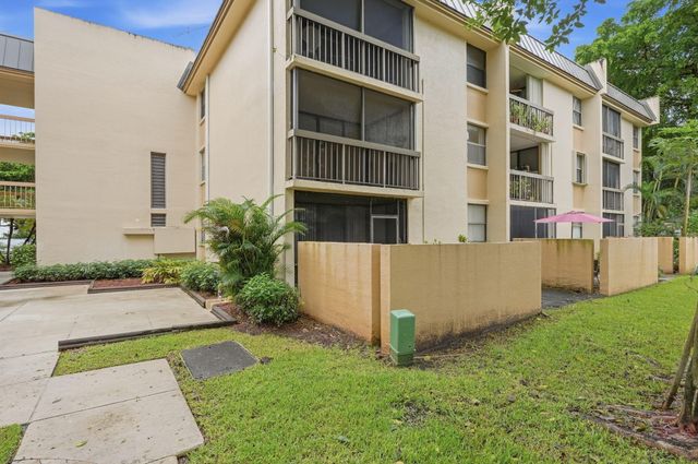 8425 Forest Hills Drive 205, Coral Springs, FL 33065