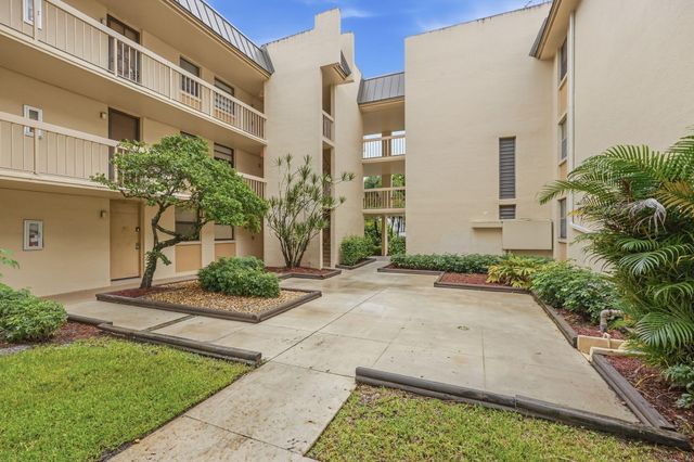 8425 Forest Hills Drive 205, Coral Springs, FL 33065