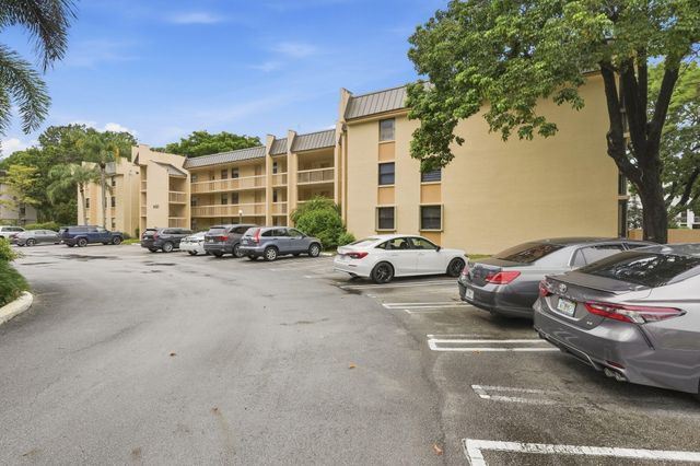 8425 Forest Hills Drive 205, Coral Springs, FL 33065
