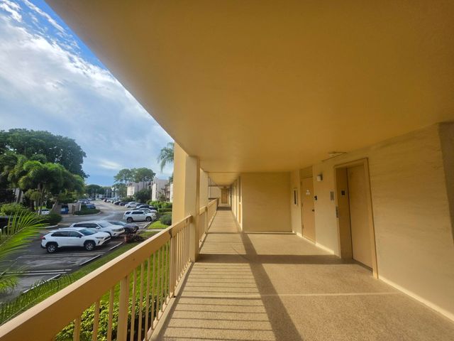8425 Forest Hills Drive 205, Coral Springs, FL 33065