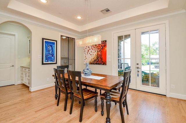 4625 Maple Street, Bellaire, TX 77401