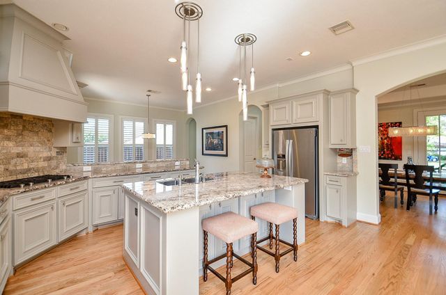 4625 Maple Street, Bellaire, TX 77401