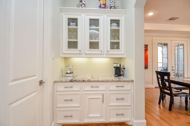 4625 Maple Street, Bellaire, TX 77401