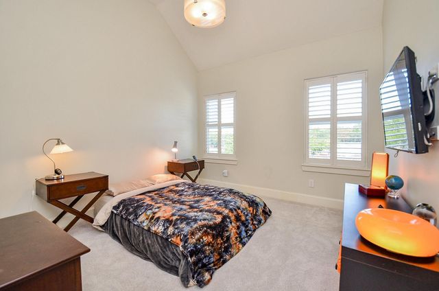 4625 Maple Street, Bellaire, TX 77401