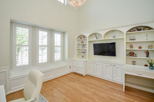 4625 Maple Street, Bellaire, TX 77401