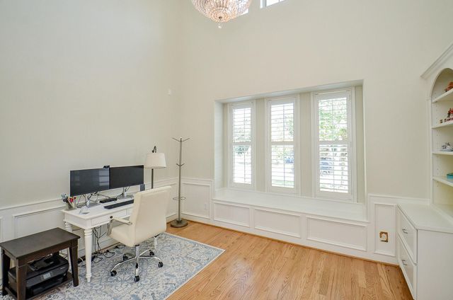 4625 Maple Street, Bellaire, TX 77401