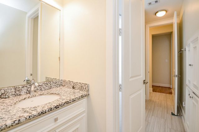 4625 Maple Street, Bellaire, TX 77401