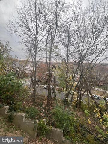 157 WILMINGTON PL SE, Washington, DC 20032