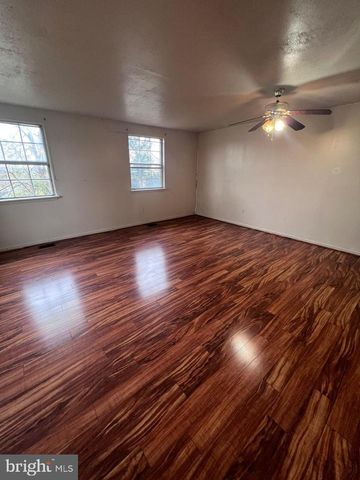 157 WILMINGTON PL SE, Washington, DC 20032