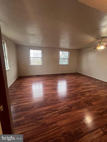 157 WILMINGTON PL SE, Washington, DC 20032