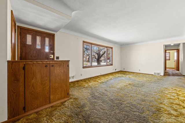 4243 Douglas Drive N, Crystal, MN 55422