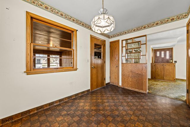 4243 Douglas Drive N, Crystal, MN 55422