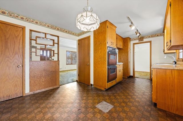 4243 Douglas Drive N, Crystal, MN 55422