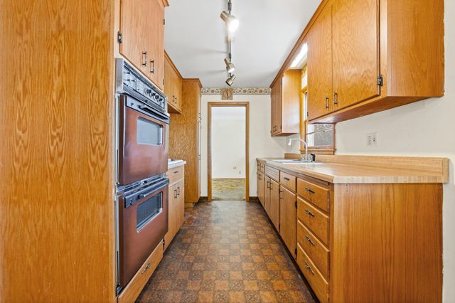 4243 Douglas Drive N, Crystal, MN 55422