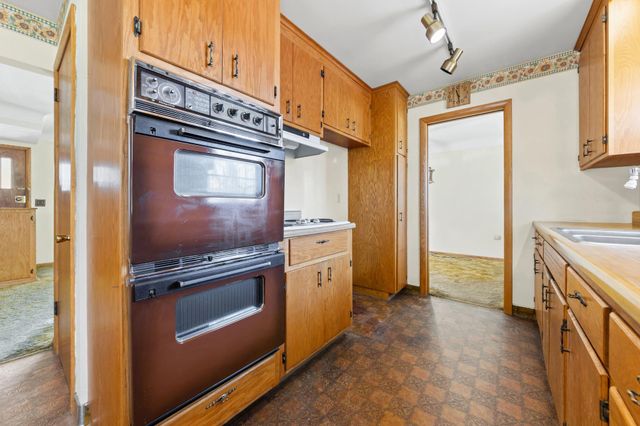 4243 Douglas Drive N, Crystal, MN 55422