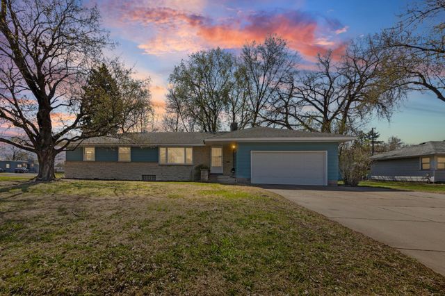 4243 Douglas Drive N, Crystal, MN 55422