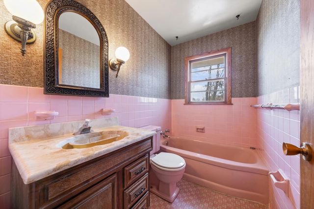 4243 Douglas Drive N, Crystal, MN 55422