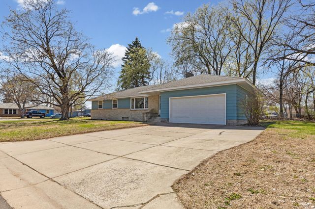 4243 Douglas Drive N, Crystal, MN 55422