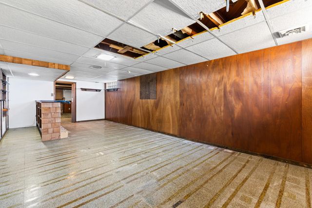 4243 Douglas Drive N, Crystal, MN 55422