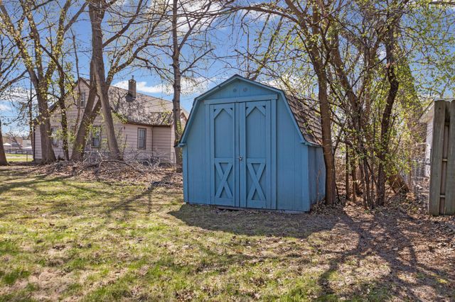 4243 Douglas Drive N, Crystal, MN 55422