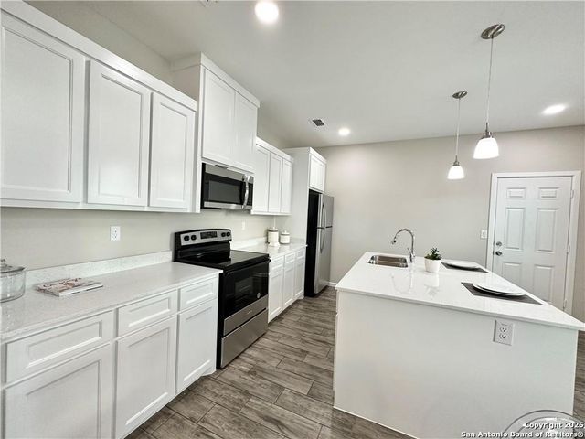 1408 S Yankton Street, Mission, TX 78573