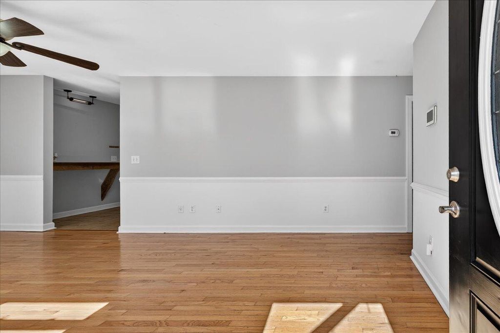 Image 3 of property listing at 5810 Chaucer Drive, Hanahan, SC 29410