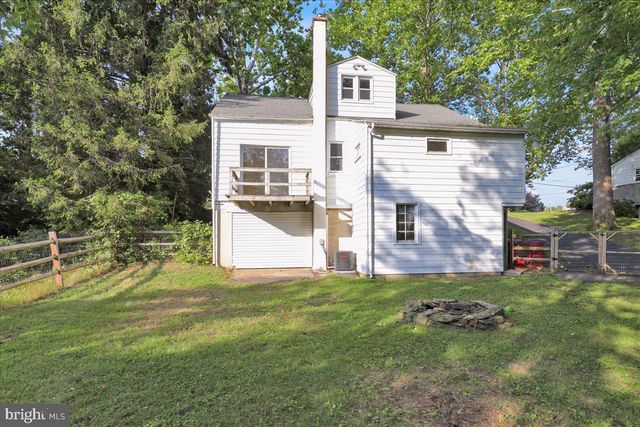140 PENNWYN PL, Reading, PA 19607