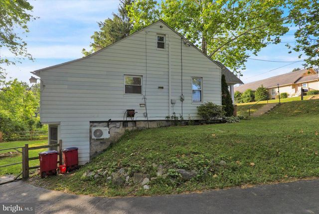 140 PENNWYN PL, Reading, PA 19607