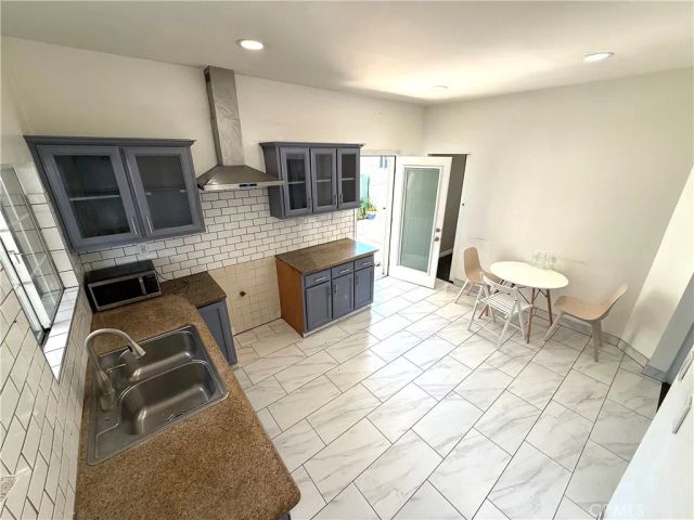 3008 W 30th, Los Angeles, CA 90018