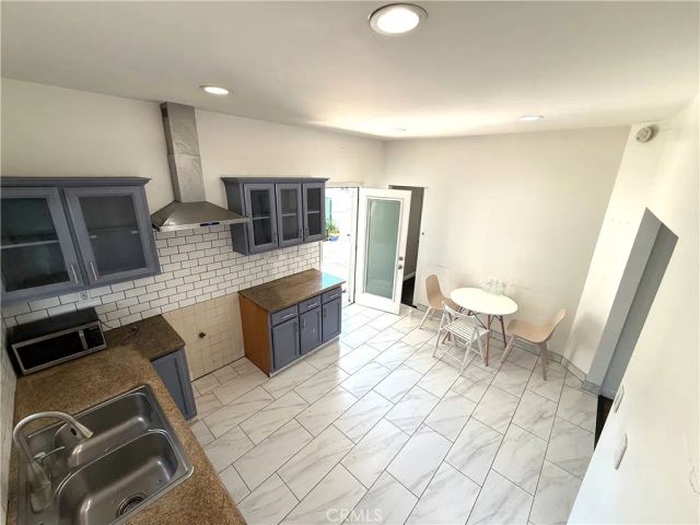 3008 W 30th, Los Angeles, CA 90018