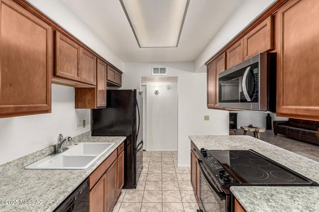 1520 S Abrego Drive, Green Valley, AZ 85614