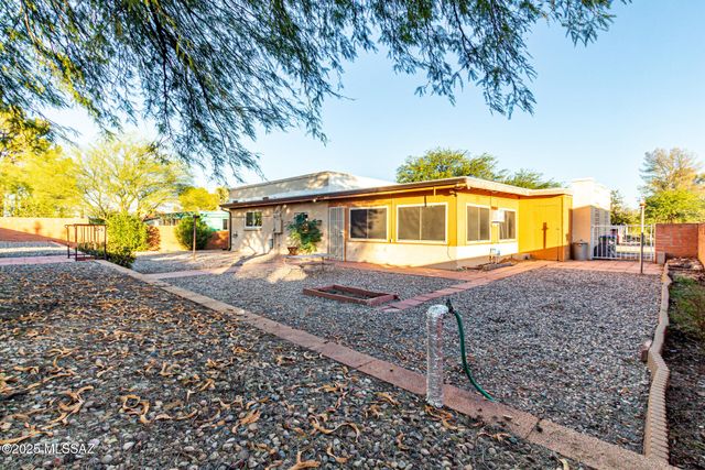 1520 S Abrego Drive, Green Valley, AZ 85614