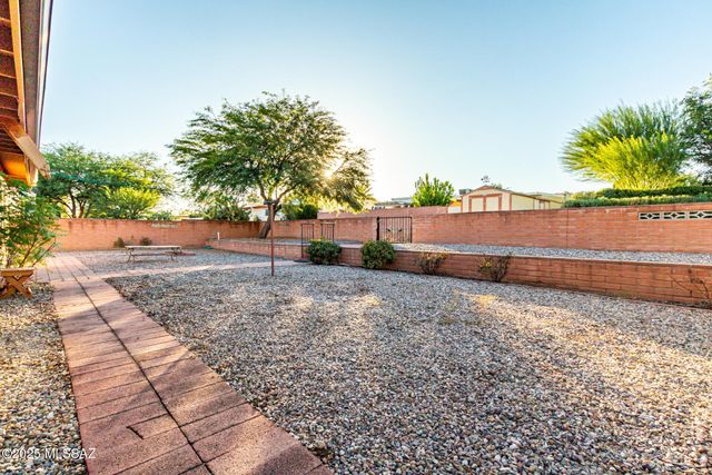 1520 S Abrego Drive, Green Valley, AZ 85614